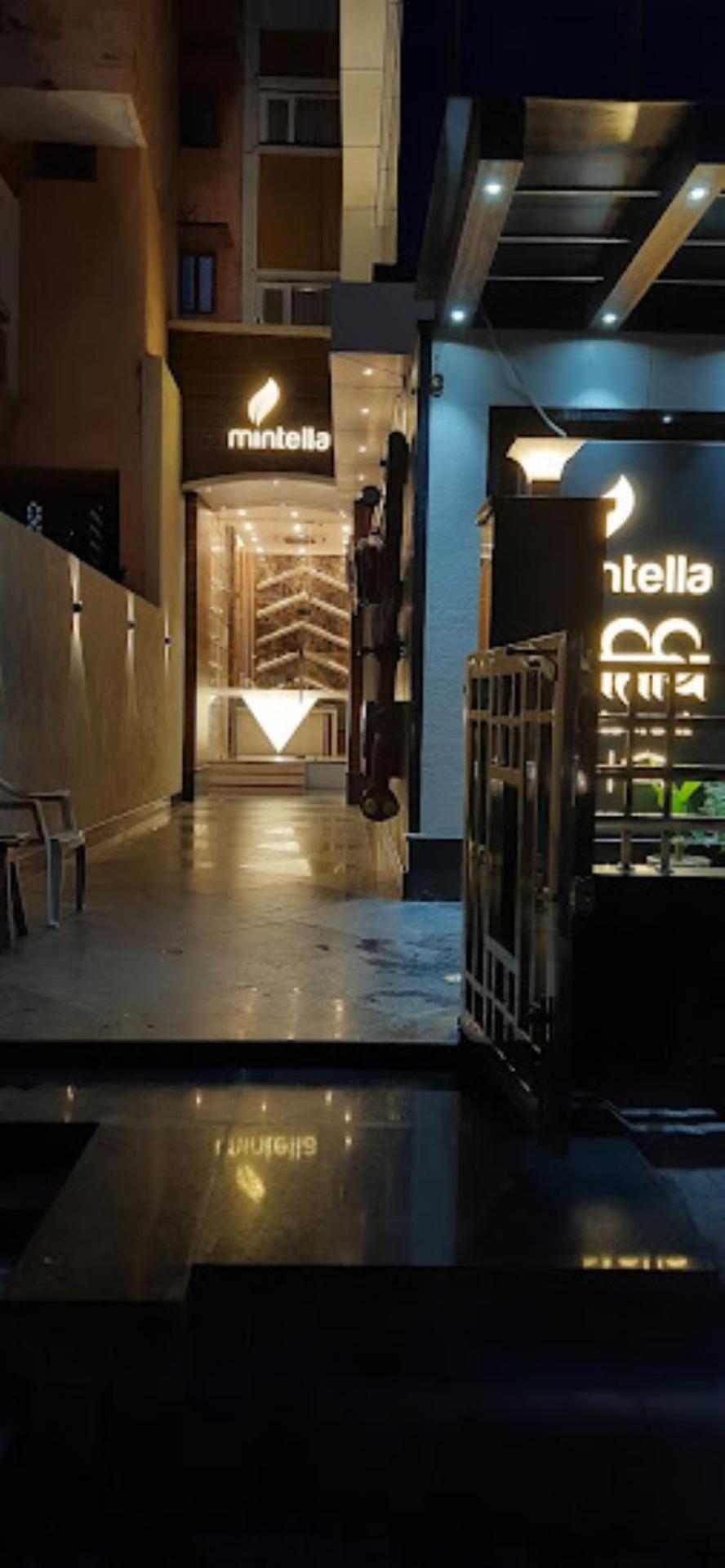 Mintella , 3* Varanasi